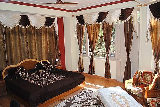 Hotel Misty Woods 다람샬라 외부 사진